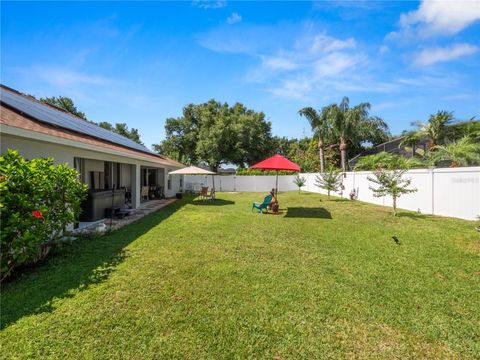 A home in AUBURNDALE