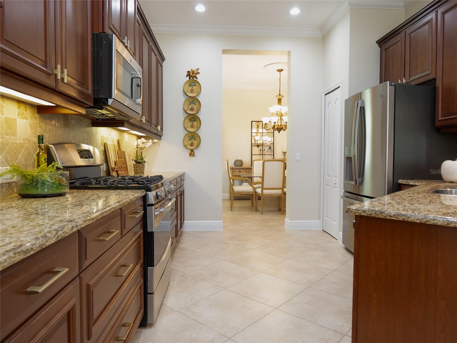 COUNTRY CLUB EAST AT LAKEWD RNCH QQ1 1 - Residential