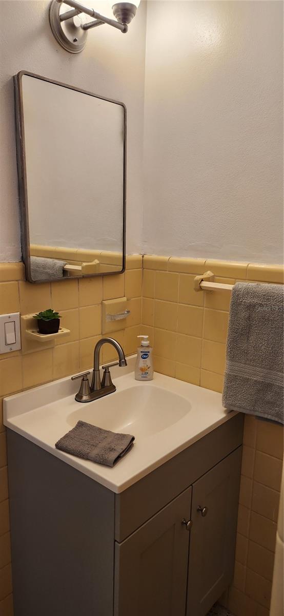 ALASKA SUB - Residential Lease