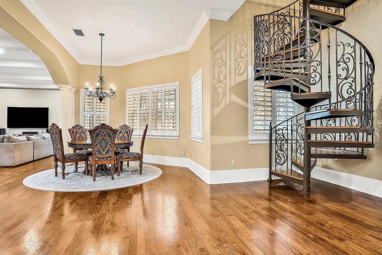 CRESTWOOD ESTATES - Residential