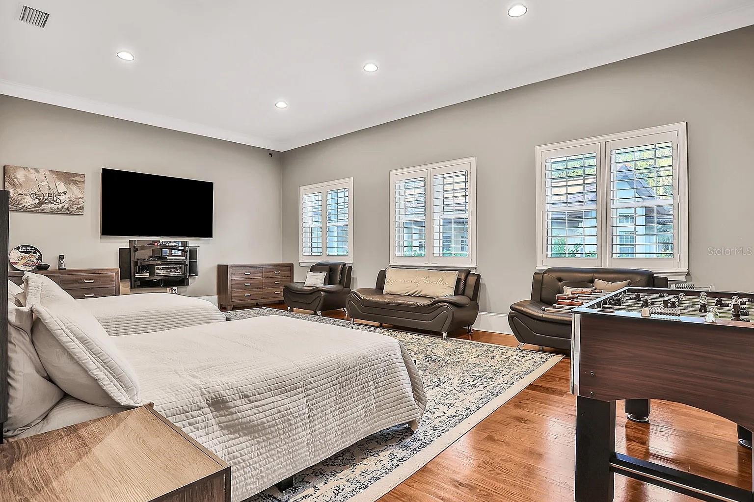 CRESTWOOD ESTATES - Residential