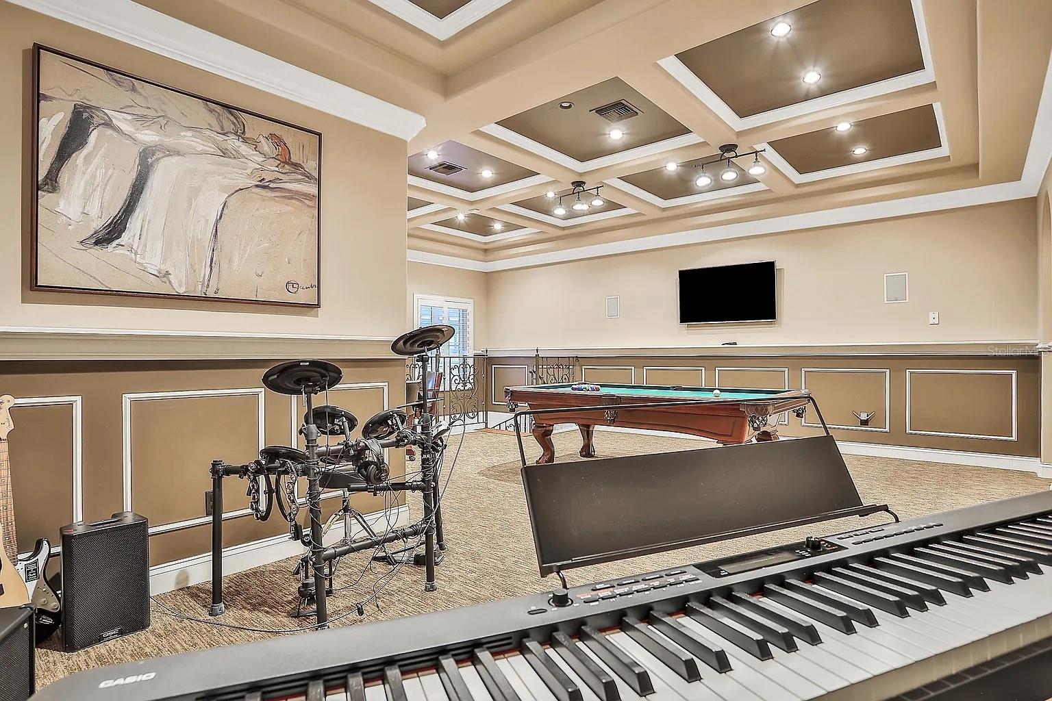 CRESTWOOD ESTATES - Residential