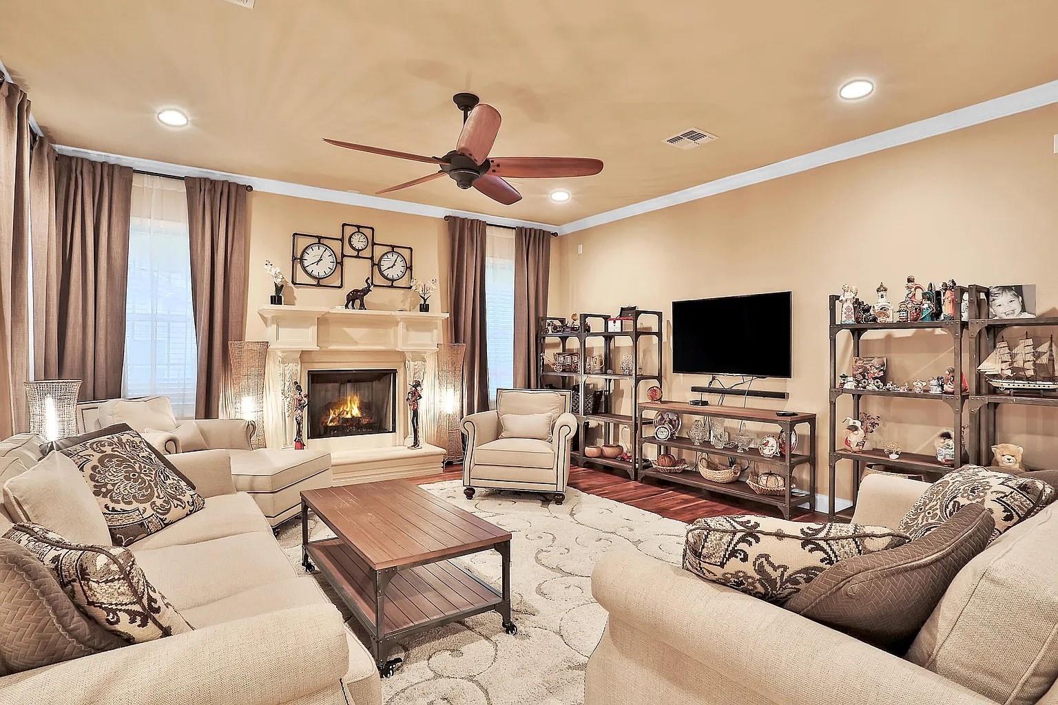 CRESTWOOD ESTATES - Residential