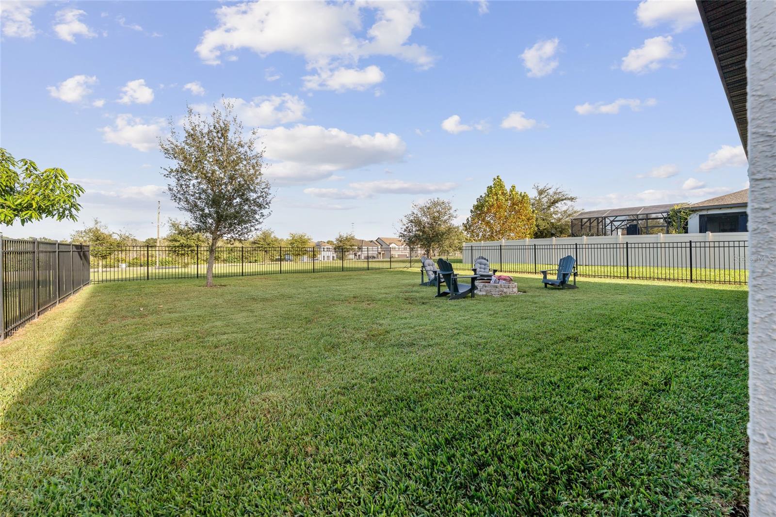 OAKLAND TRAILS - Residential