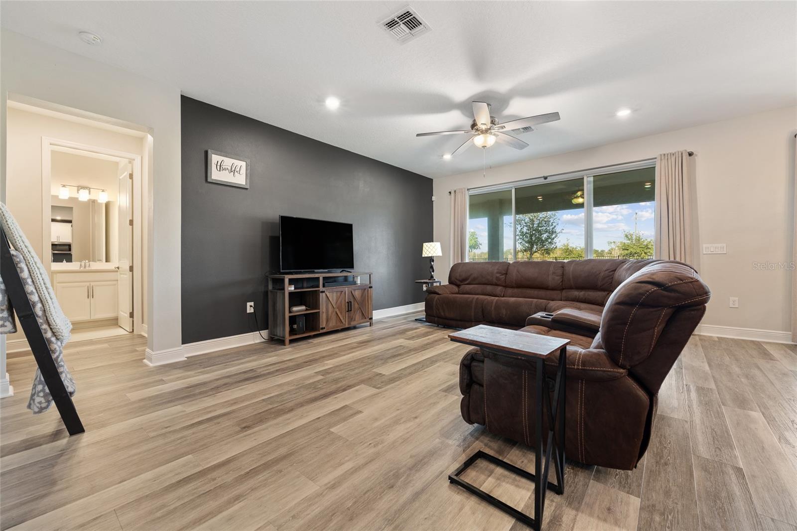 OAKLAND TRAILS - Residential