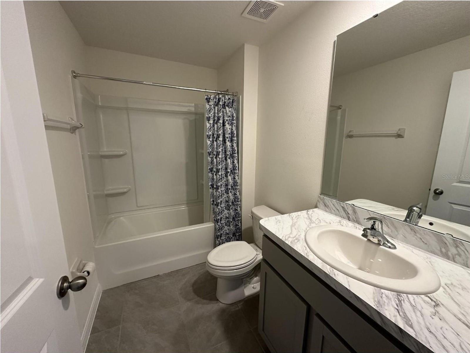 MARION OAKS UN 4 - Residential Lease