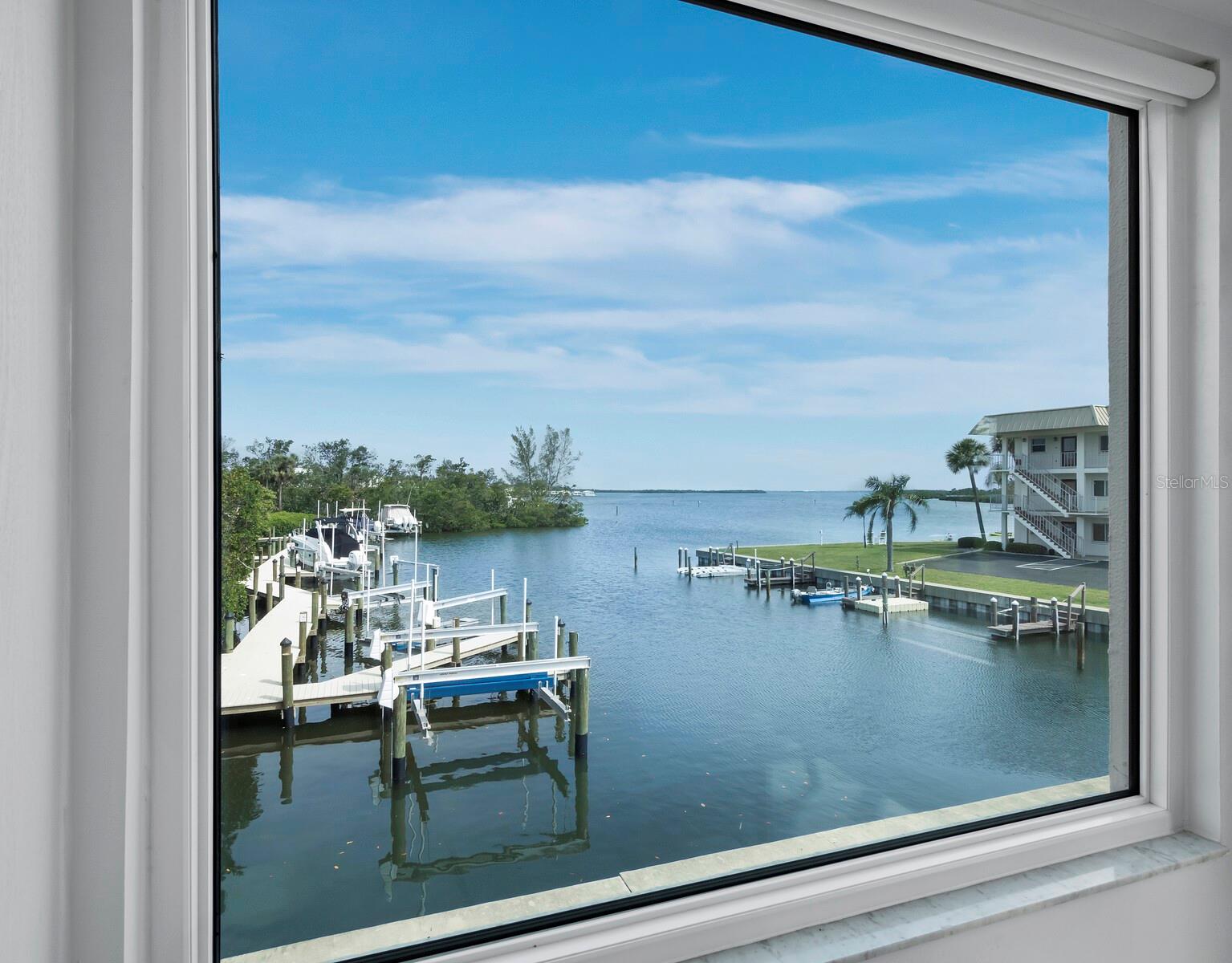 LONGBOAT ARMS - Residential