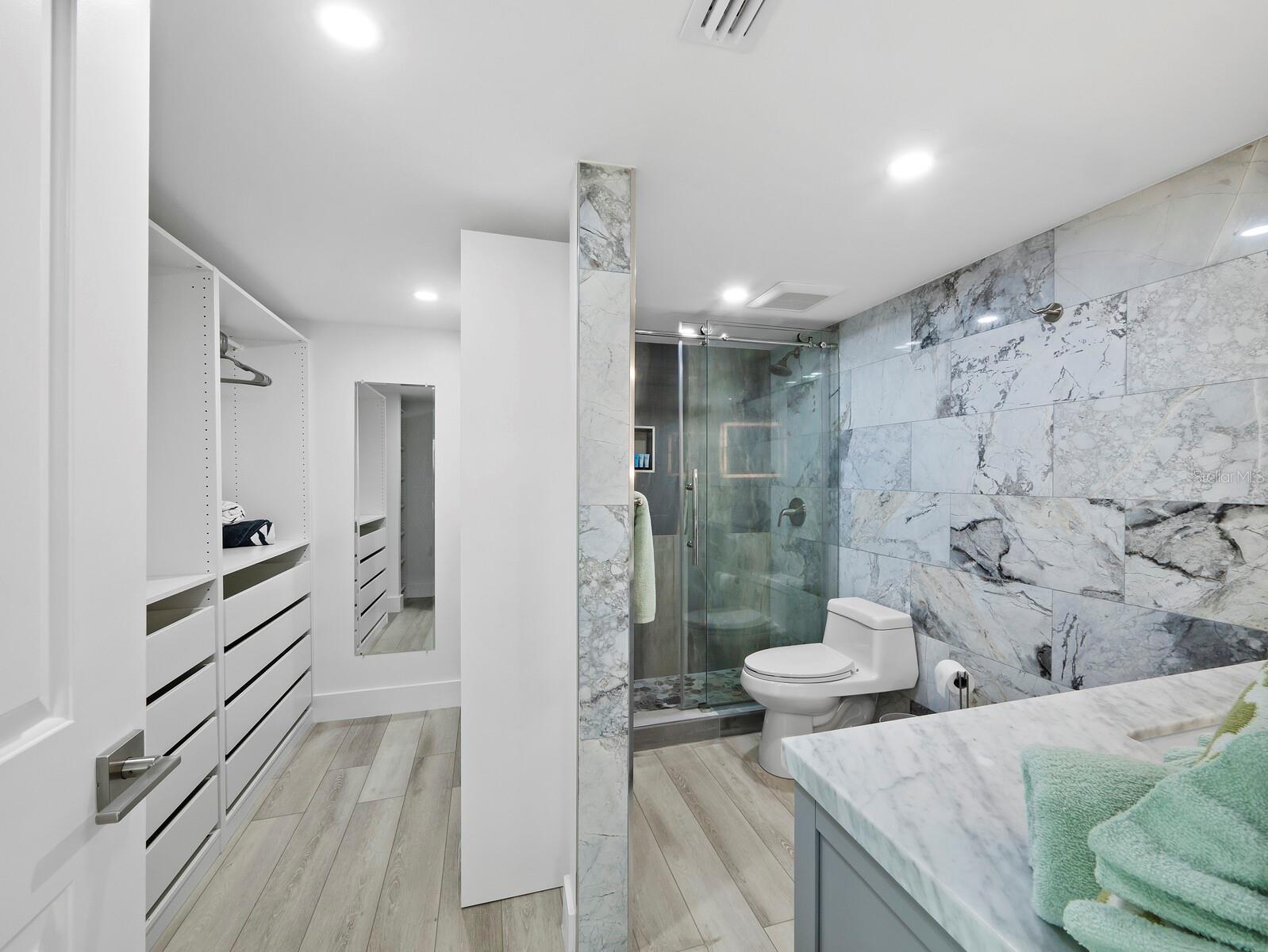 LONGBOAT ARMS - Residential