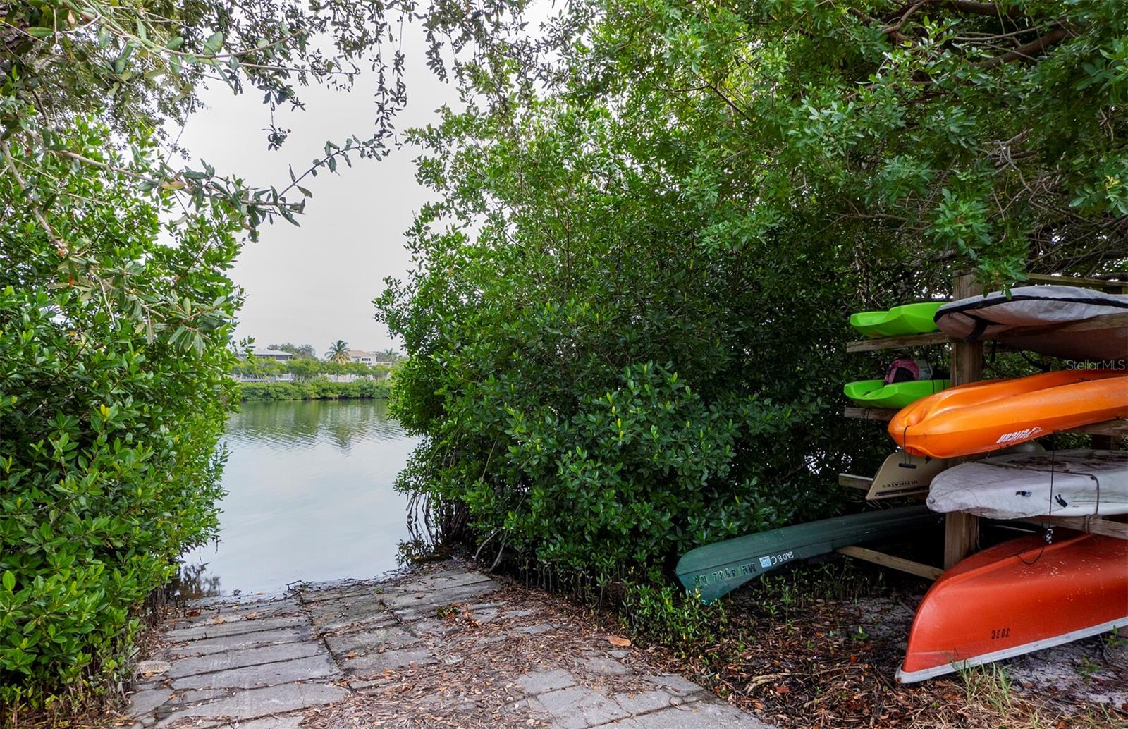 LONGBOAT ARMS - Residential