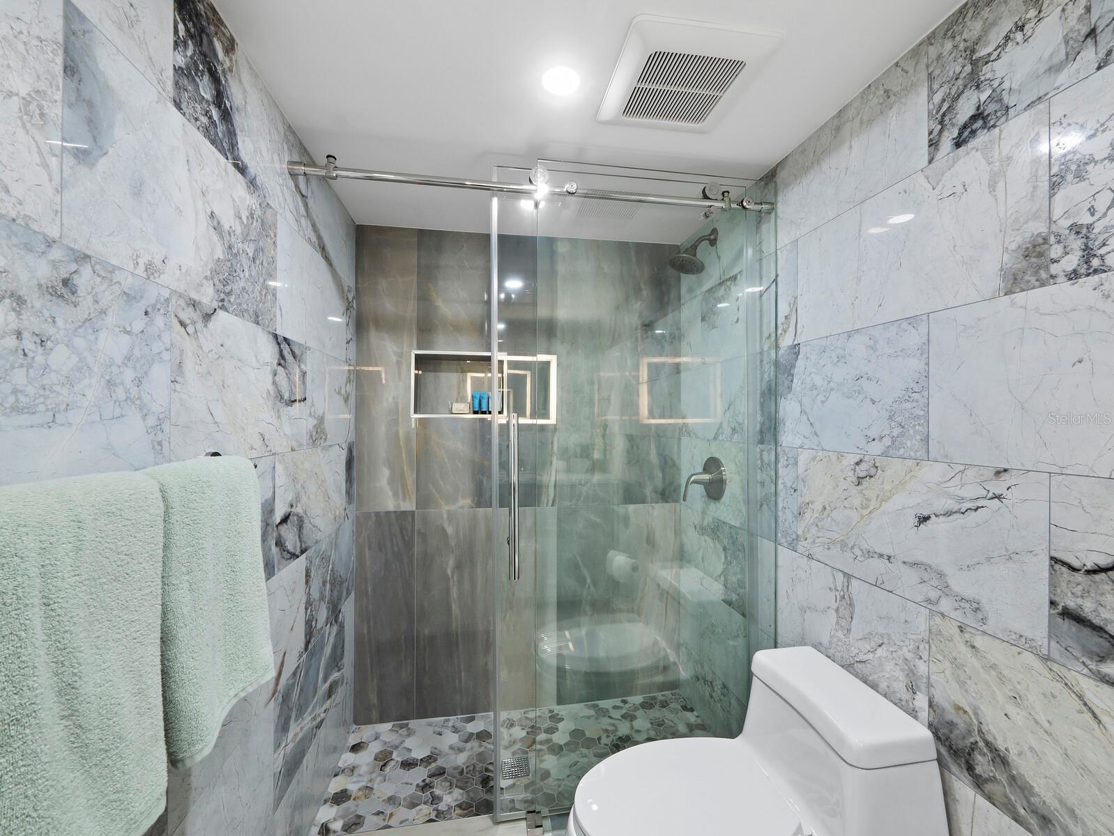 LONGBOAT ARMS - Residential