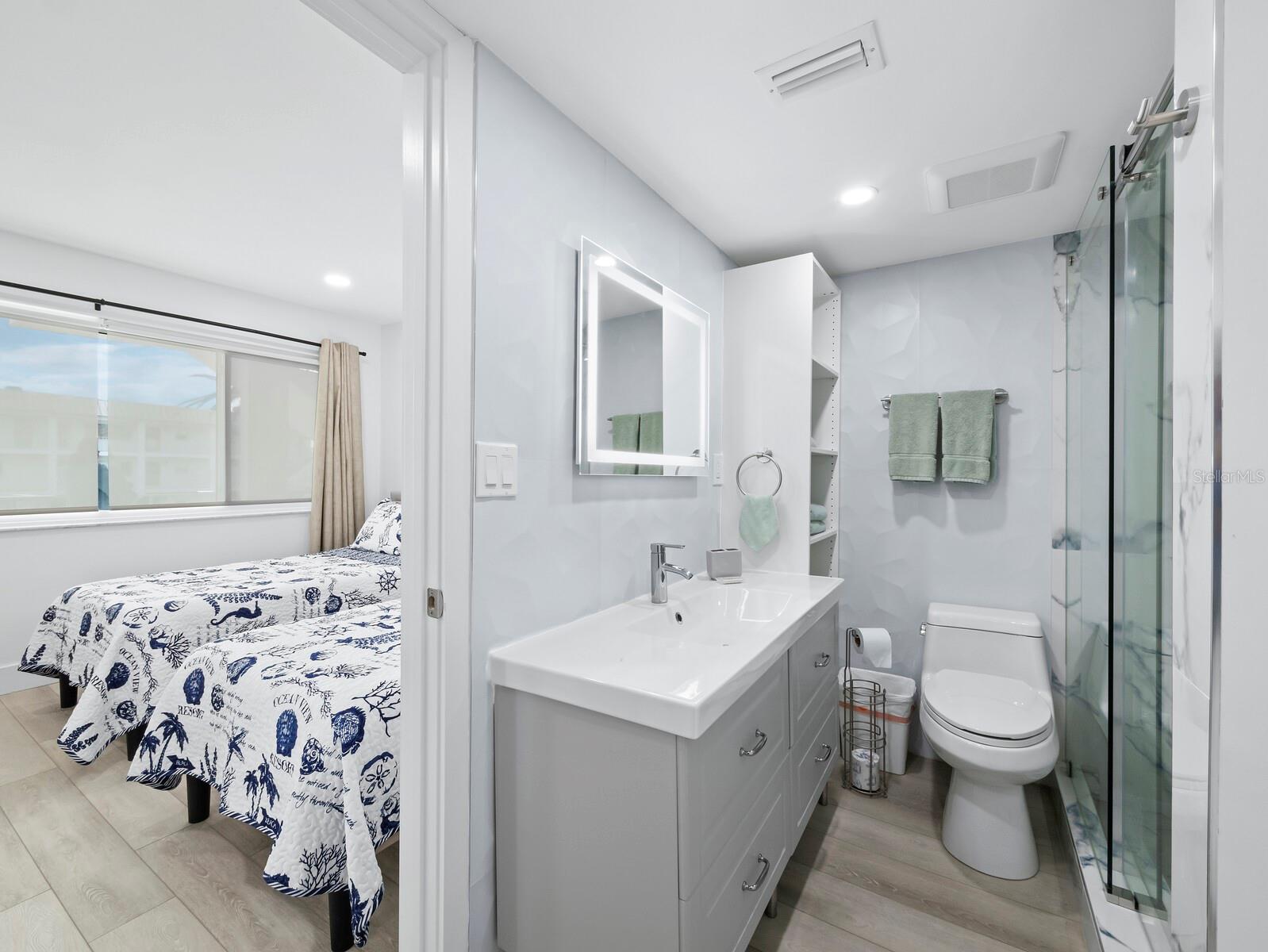 LONGBOAT ARMS - Residential