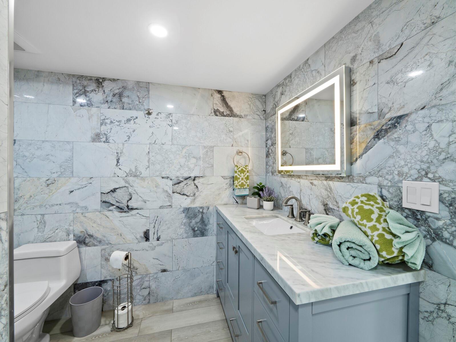 LONGBOAT ARMS - Residential