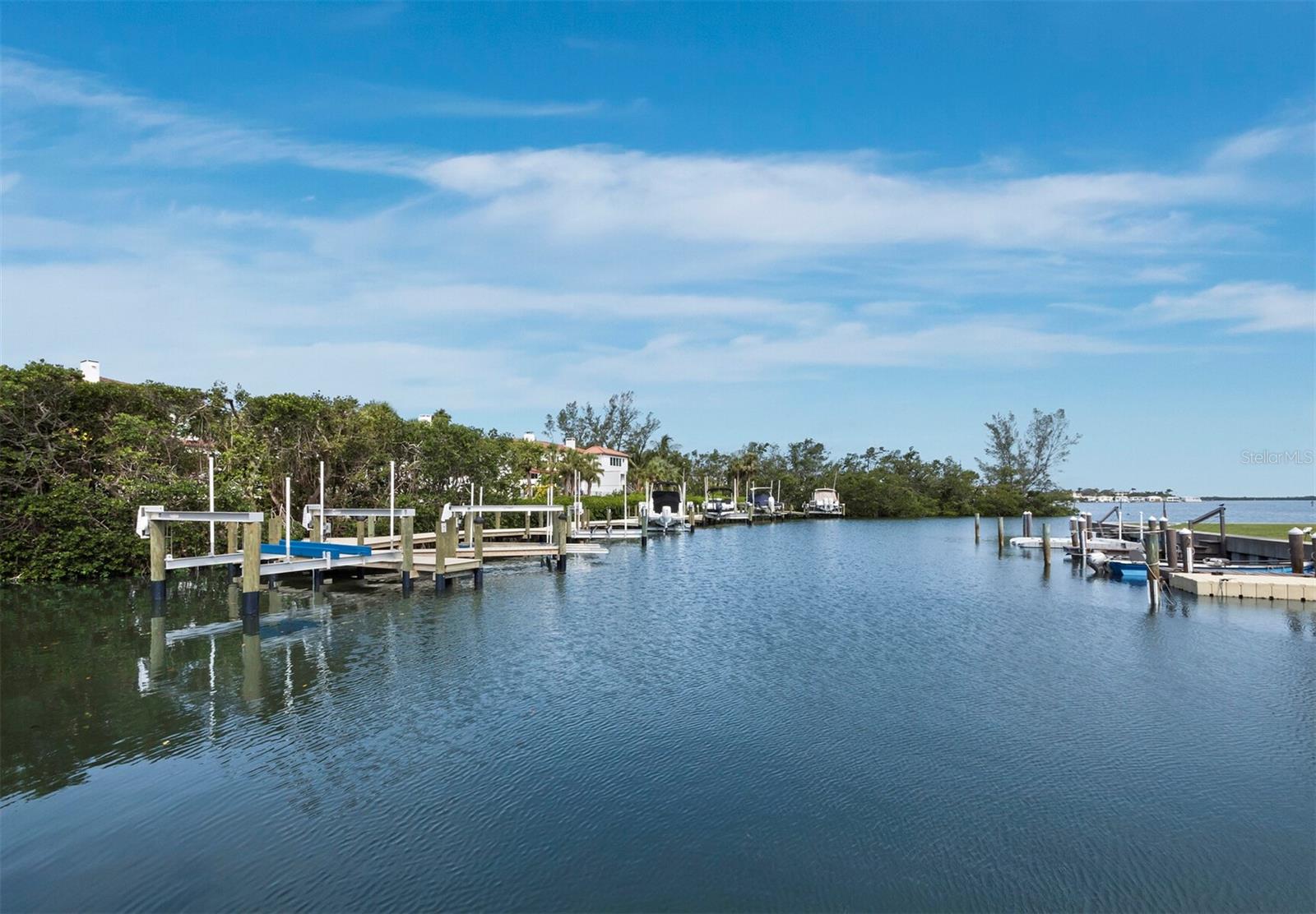 LONGBOAT ARMS - Residential