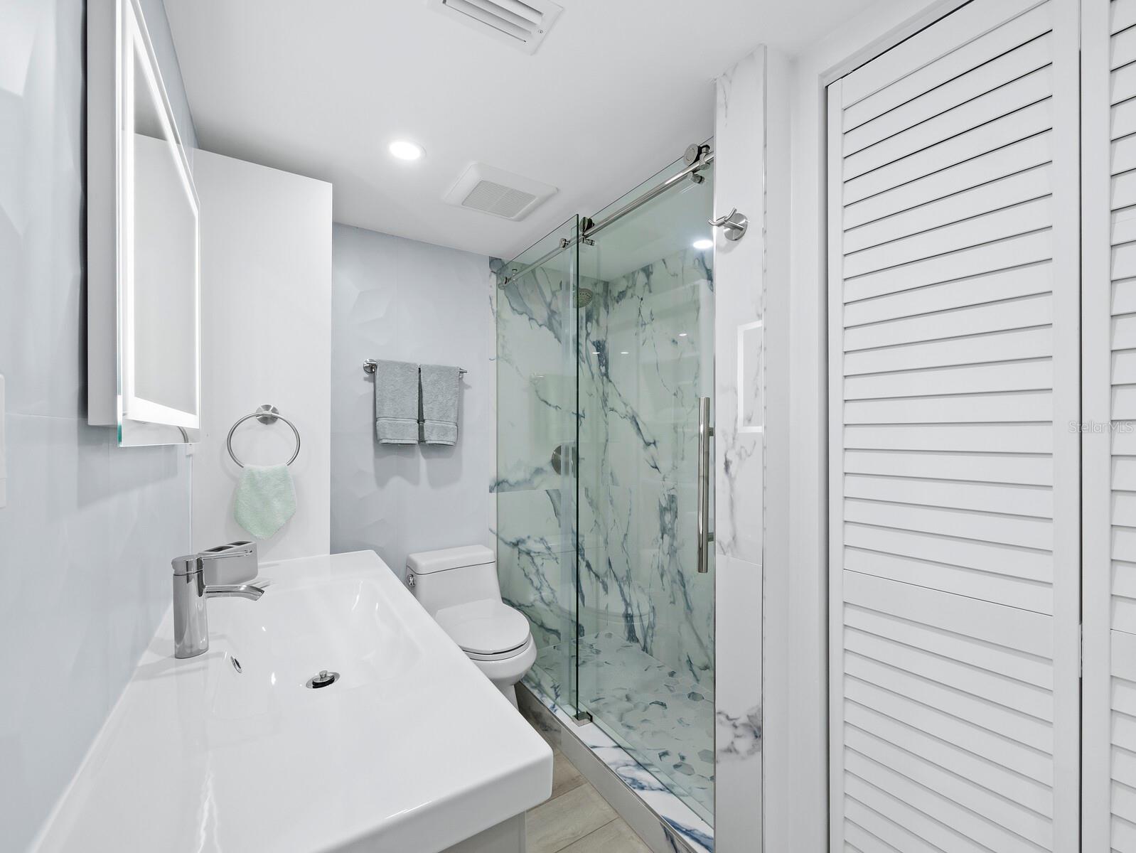 LONGBOAT ARMS - Residential