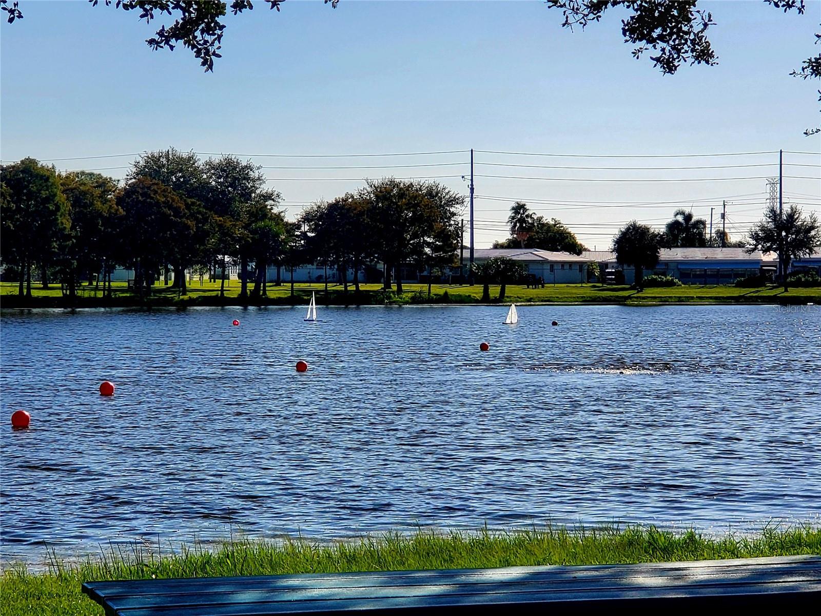 LAKES UNIT I THE - Residential