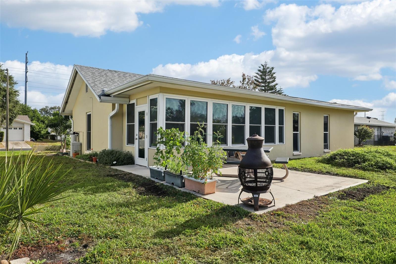 LAKES UNIT I THE - Residential