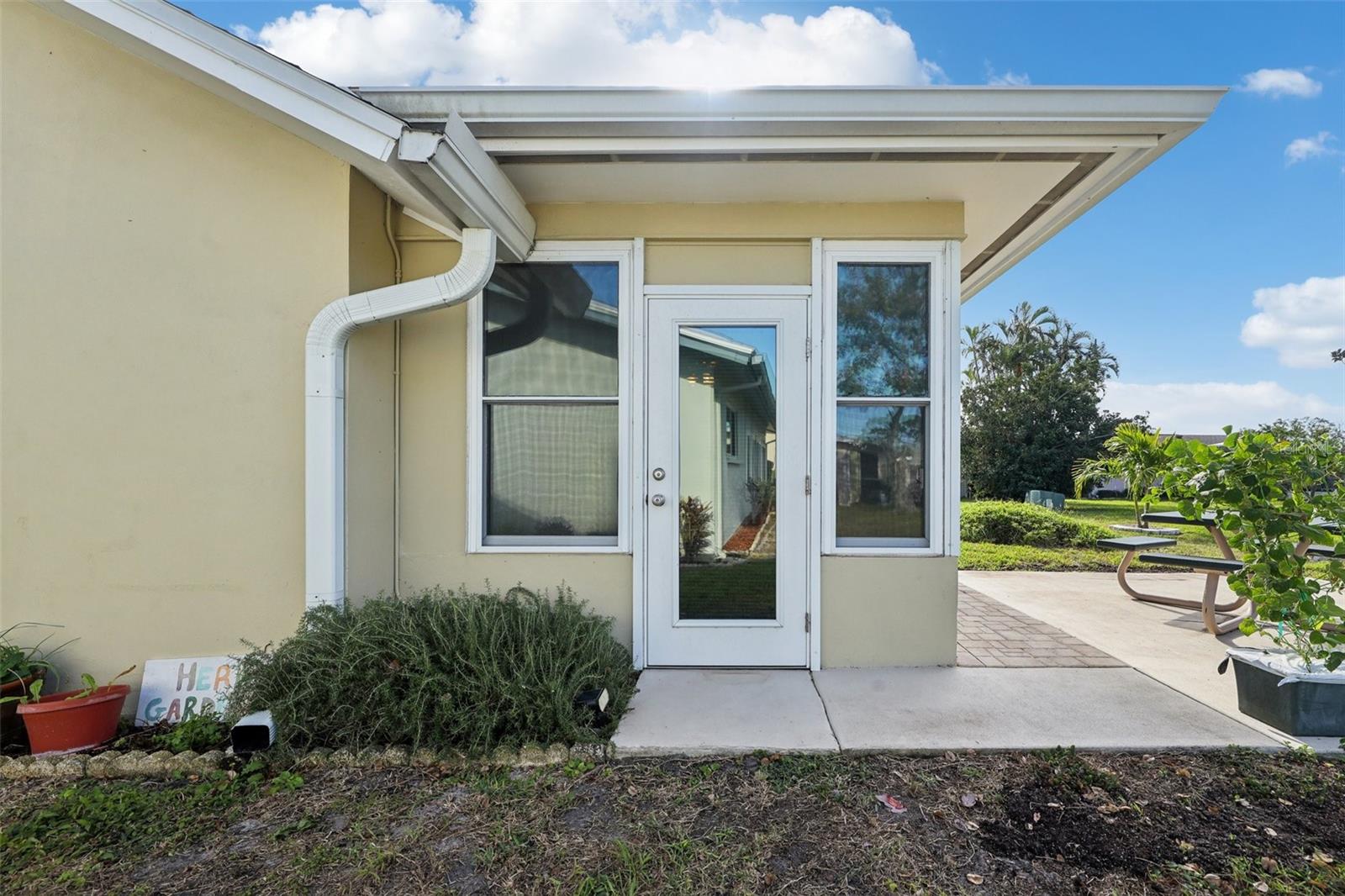 LAKES UNIT I THE - Residential