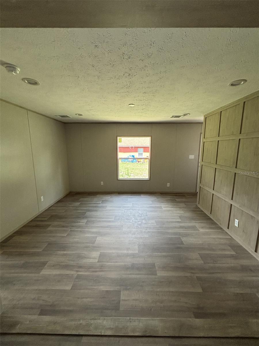 Photo of 175 Smith Street, Mulberry, FL 33860 (MLS # A4700435)