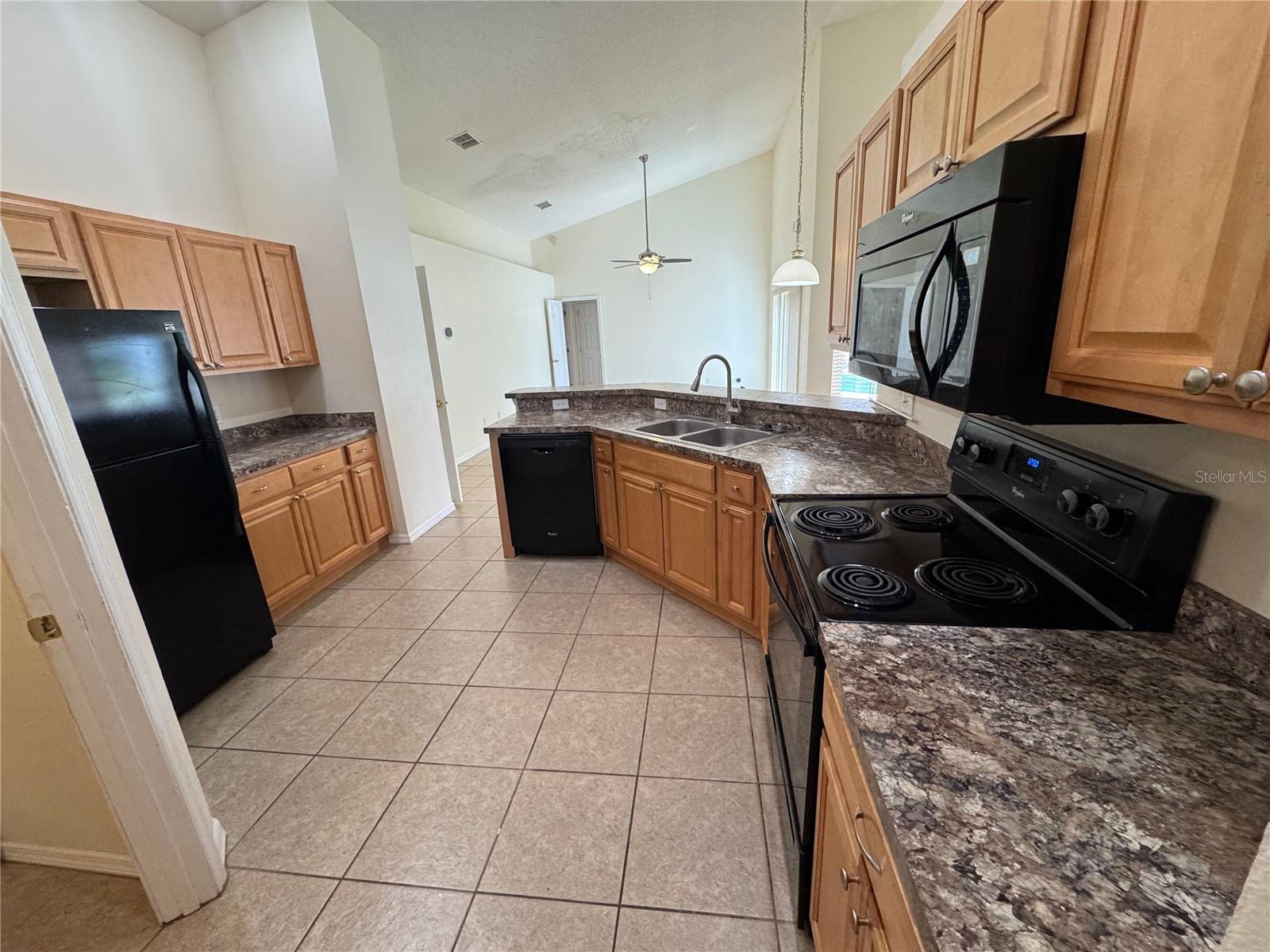 WESTRIDGE PH 04 - Residential Lease
