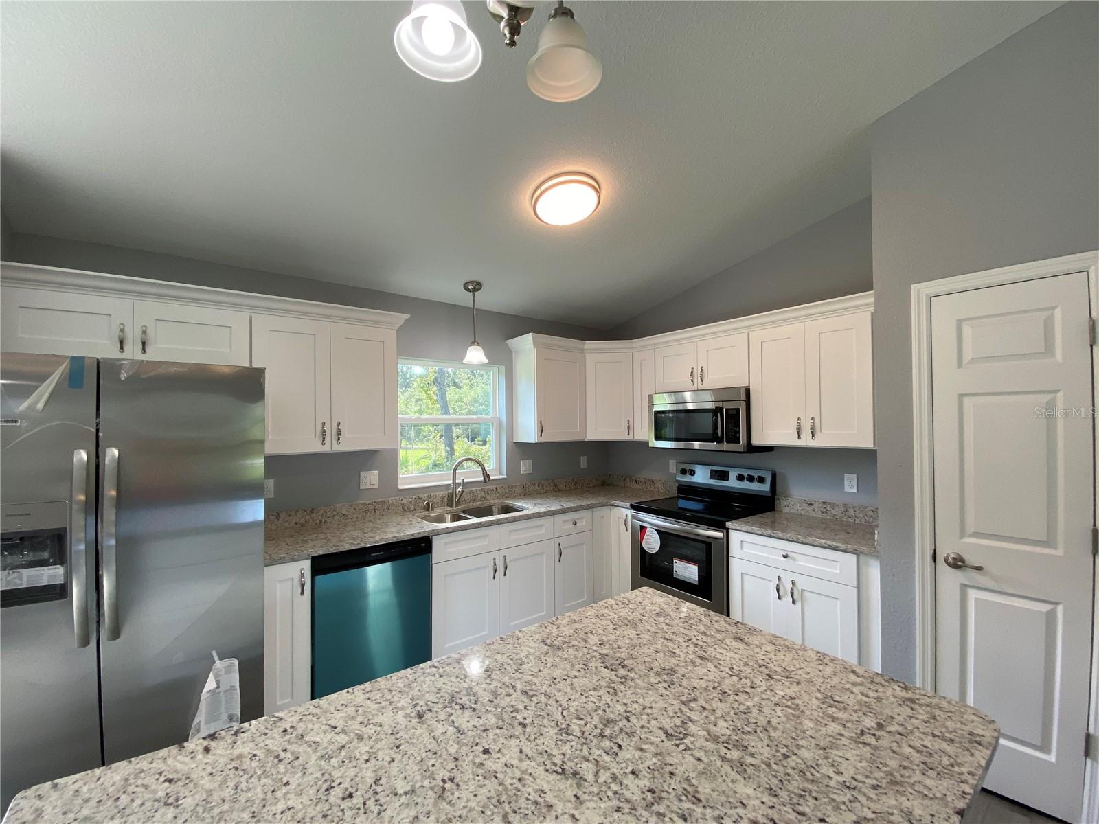 MARION OAKS UN 01 - Residential Lease