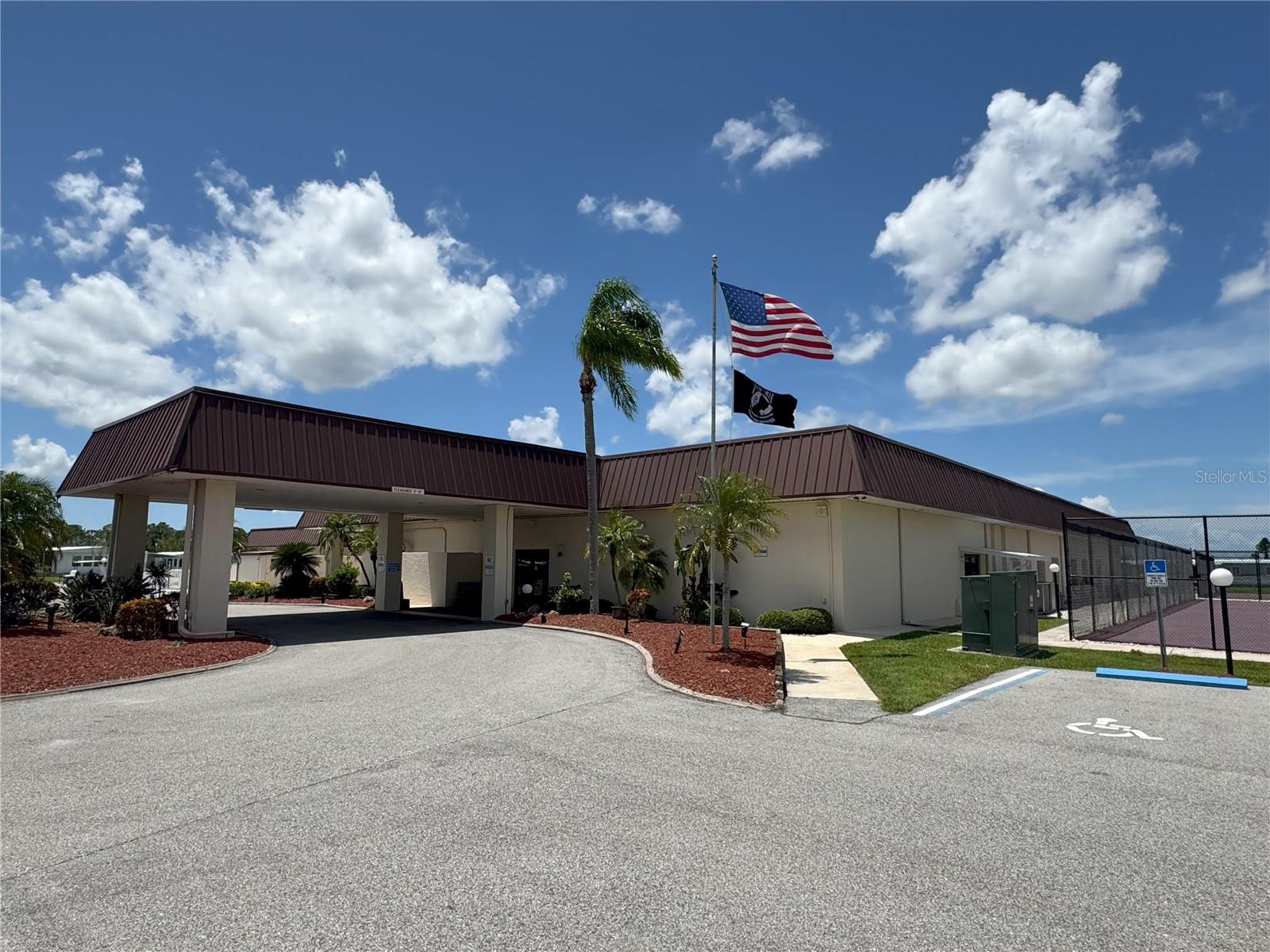 LA CASA MHP CO-OP - Residential