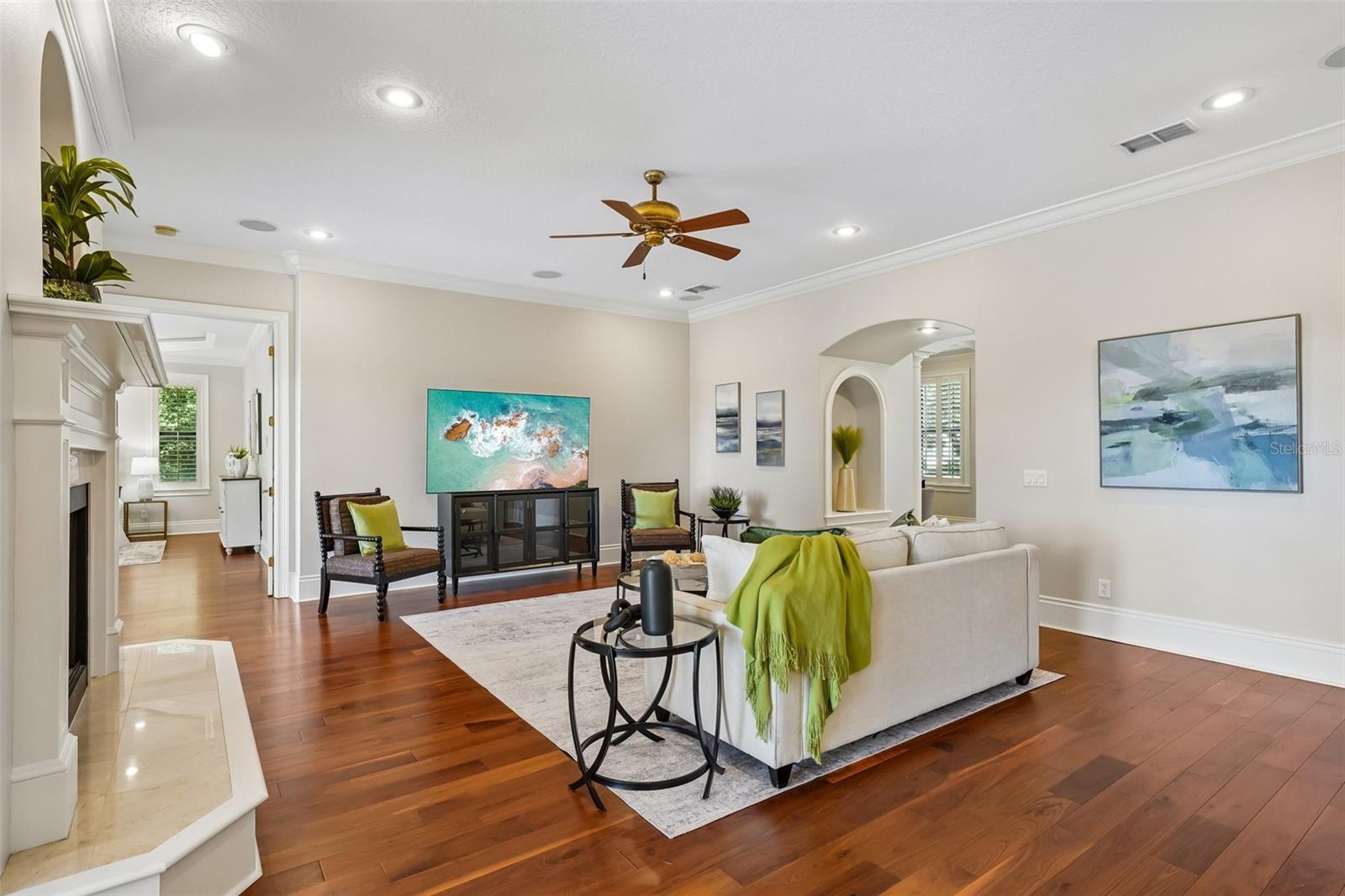 SANCTUARY ON LIVINGSTON PH - Residential