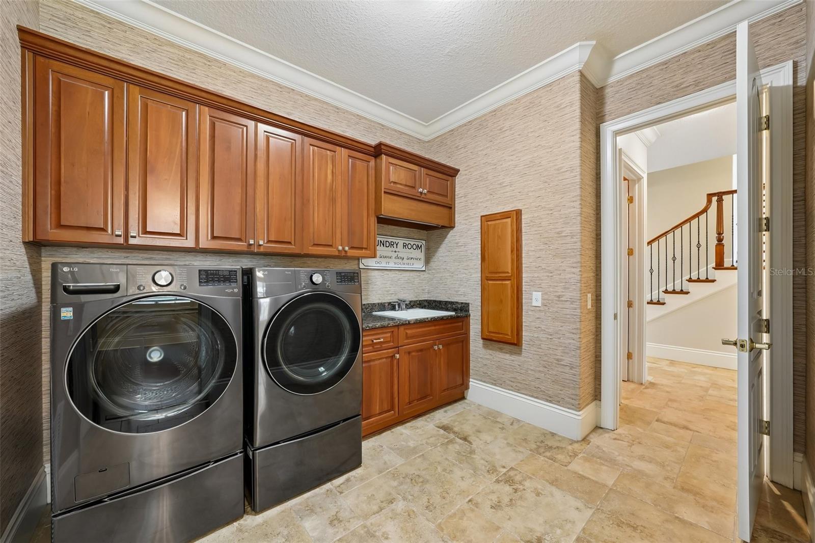 SANCTUARY ON LIVINGSTON PH - Residential