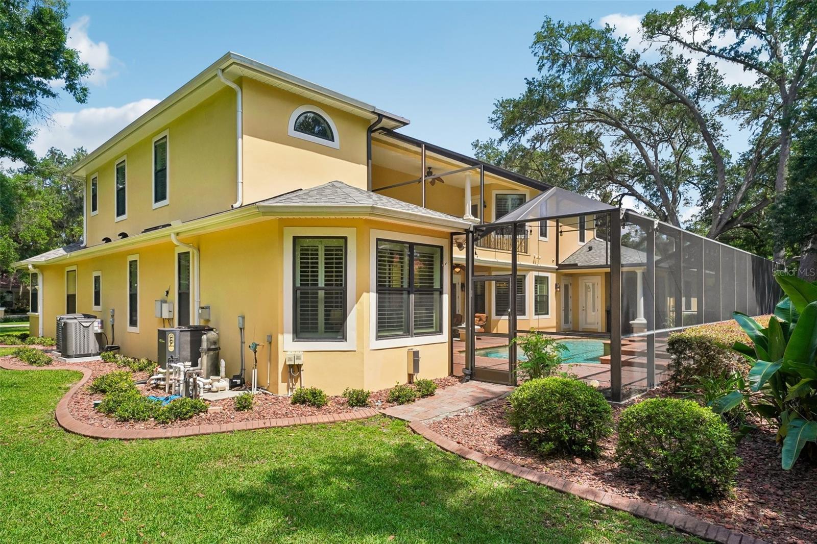SANCTUARY ON LIVINGSTON PH - Residential