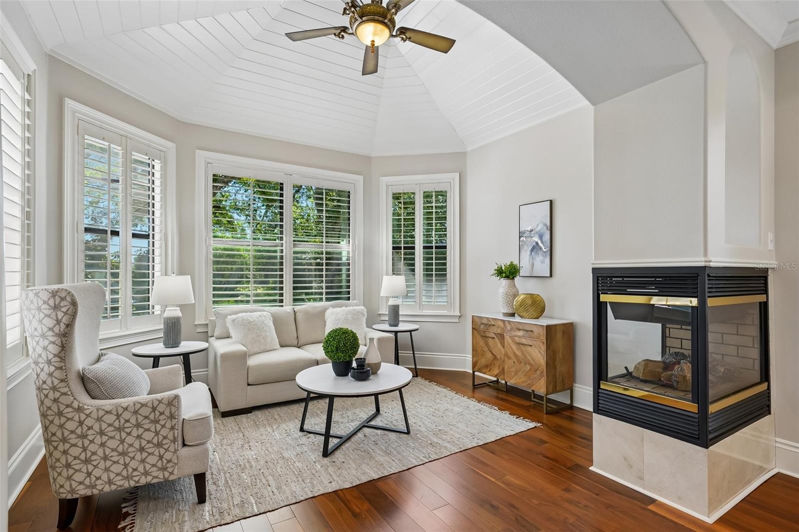 SANCTUARY ON LIVINGSTON PH - Residential