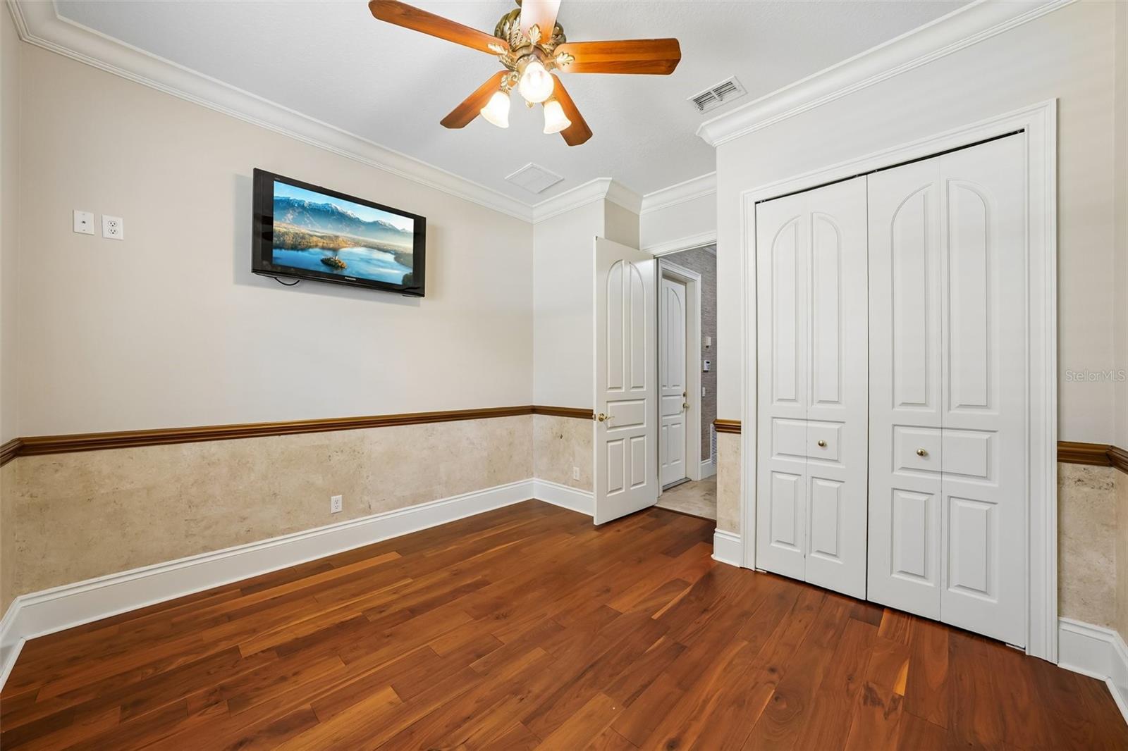 SANCTUARY ON LIVINGSTON PH - Residential