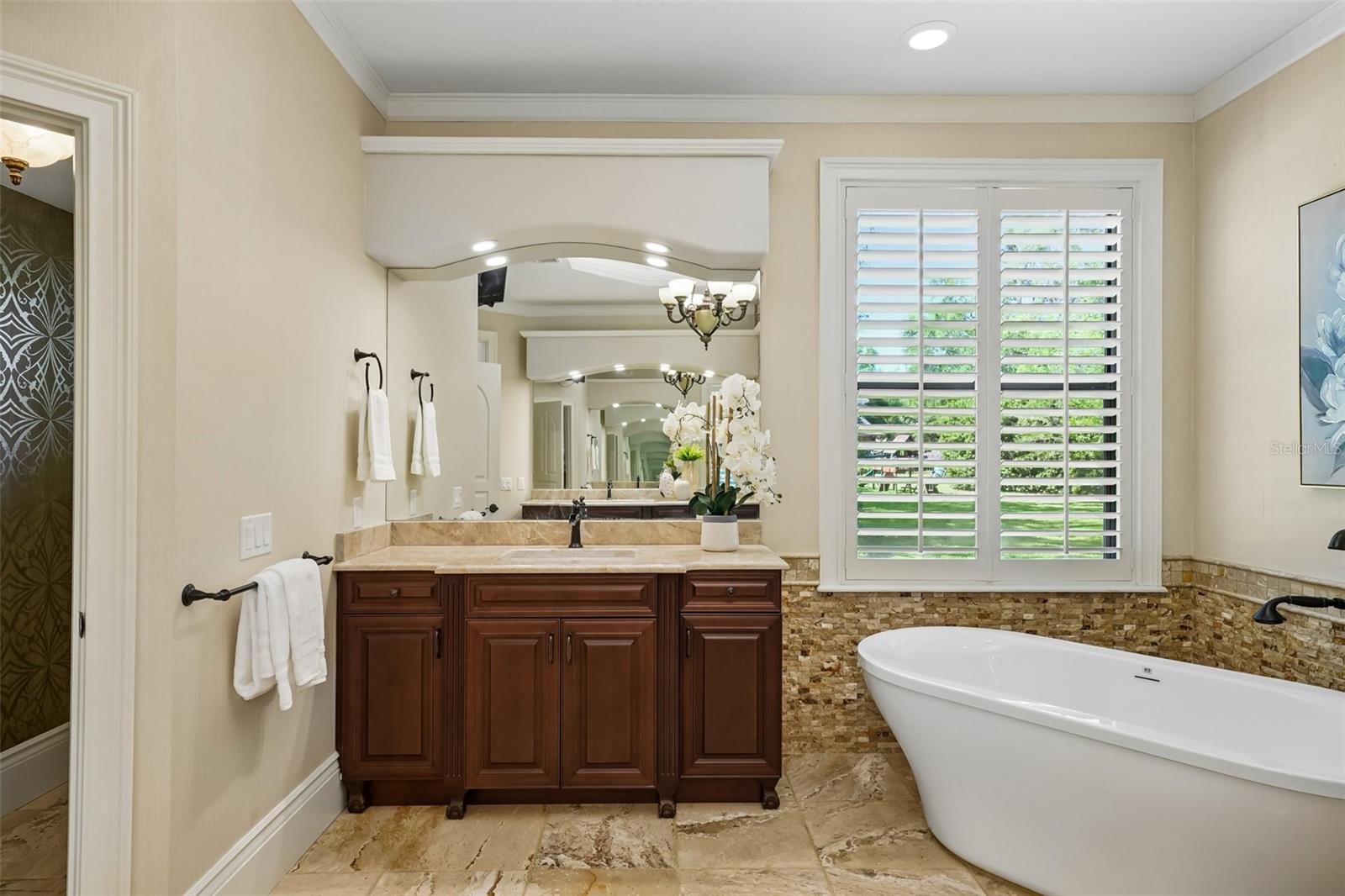 SANCTUARY ON LIVINGSTON PH - Residential