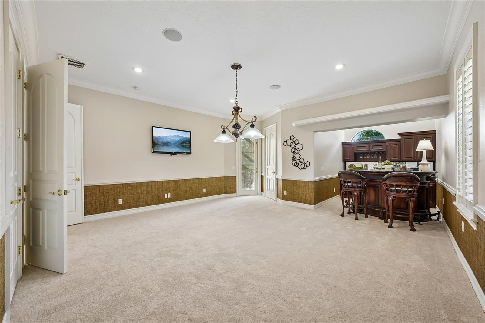 SANCTUARY ON LIVINGSTON PH - Residential
