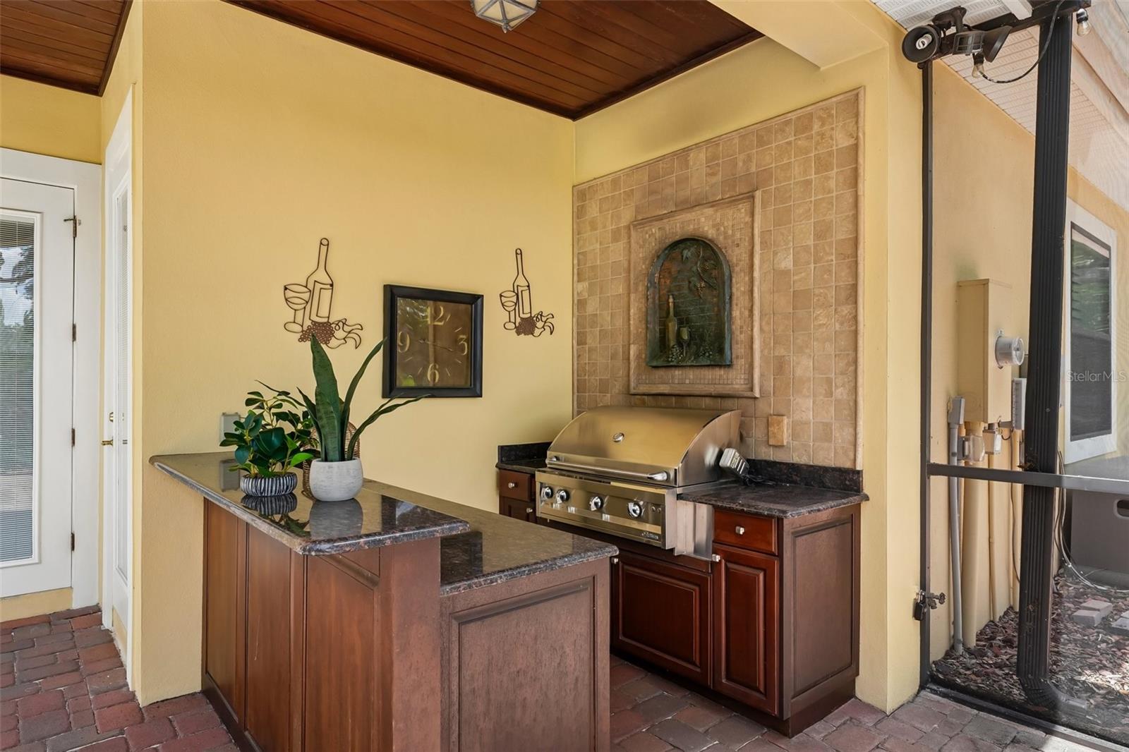 SANCTUARY ON LIVINGSTON PH - Residential