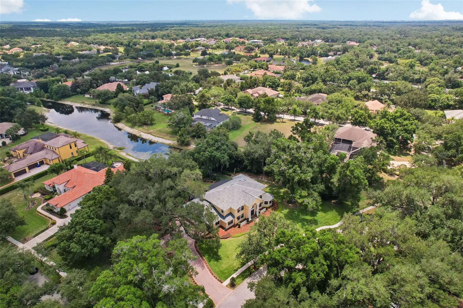 SANCTUARY ON LIVINGSTON PH - Residential