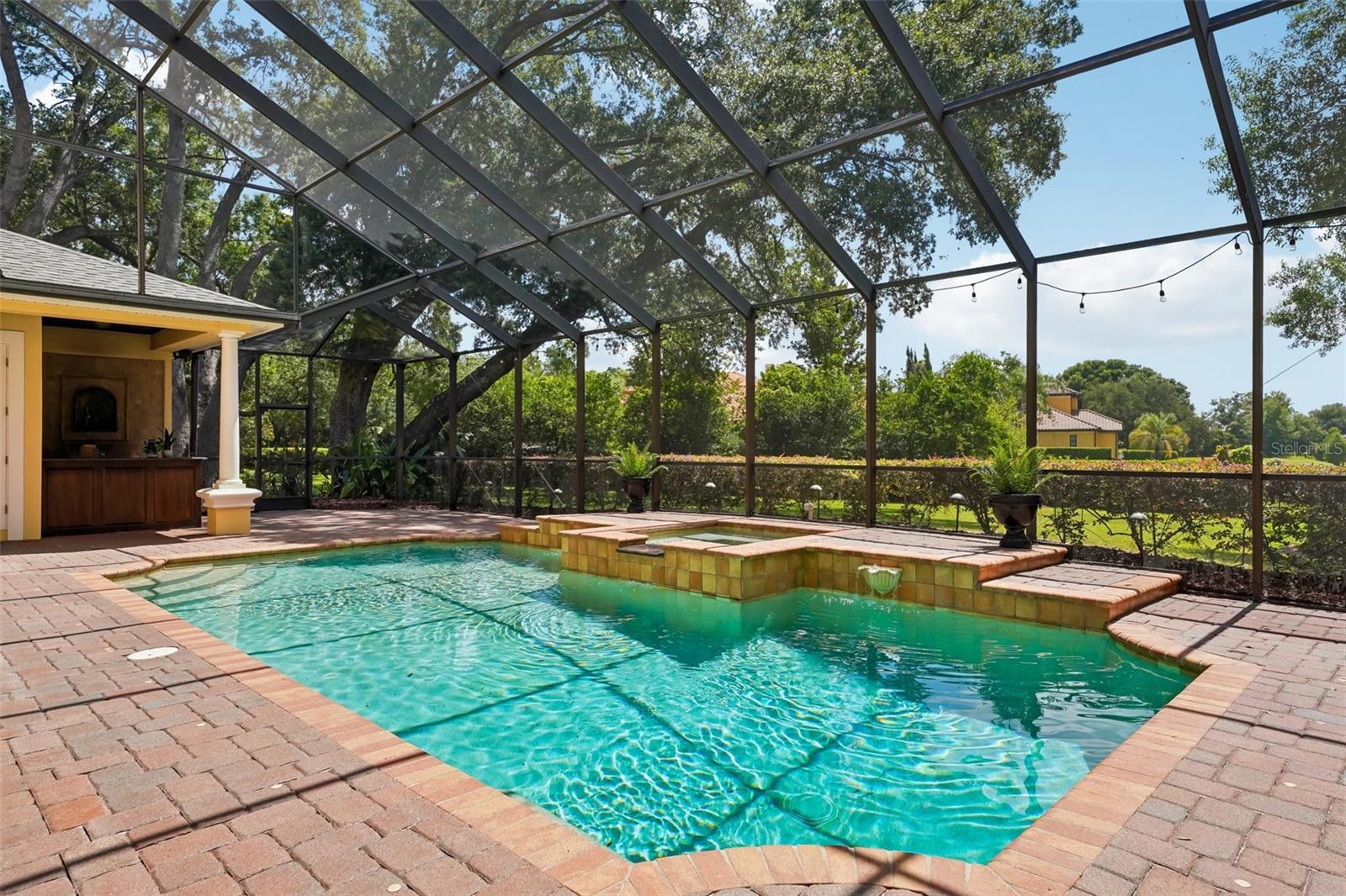 SANCTUARY ON LIVINGSTON PH - Residential