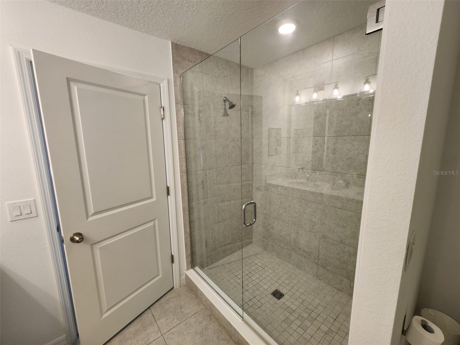 FESTIVAL PH 5 - Residential Lease