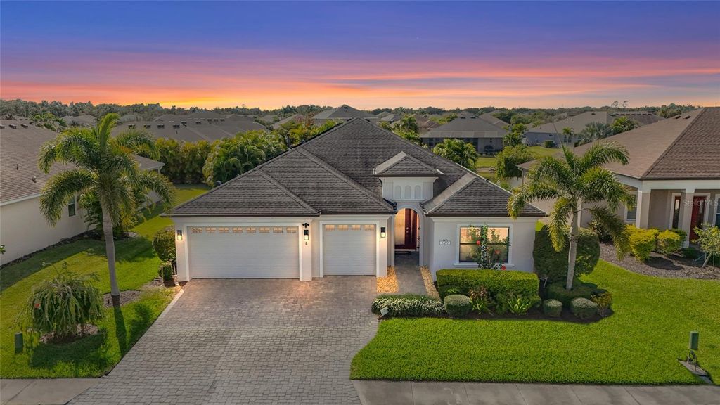 Photo of 609 Rosemary Circle, Bradenton, FL 34212 (MLS # A4676170)