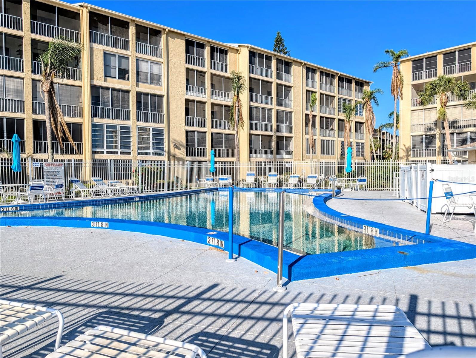 BAYSHORE ON THE LAKE APTS SEC 2 - Residential
