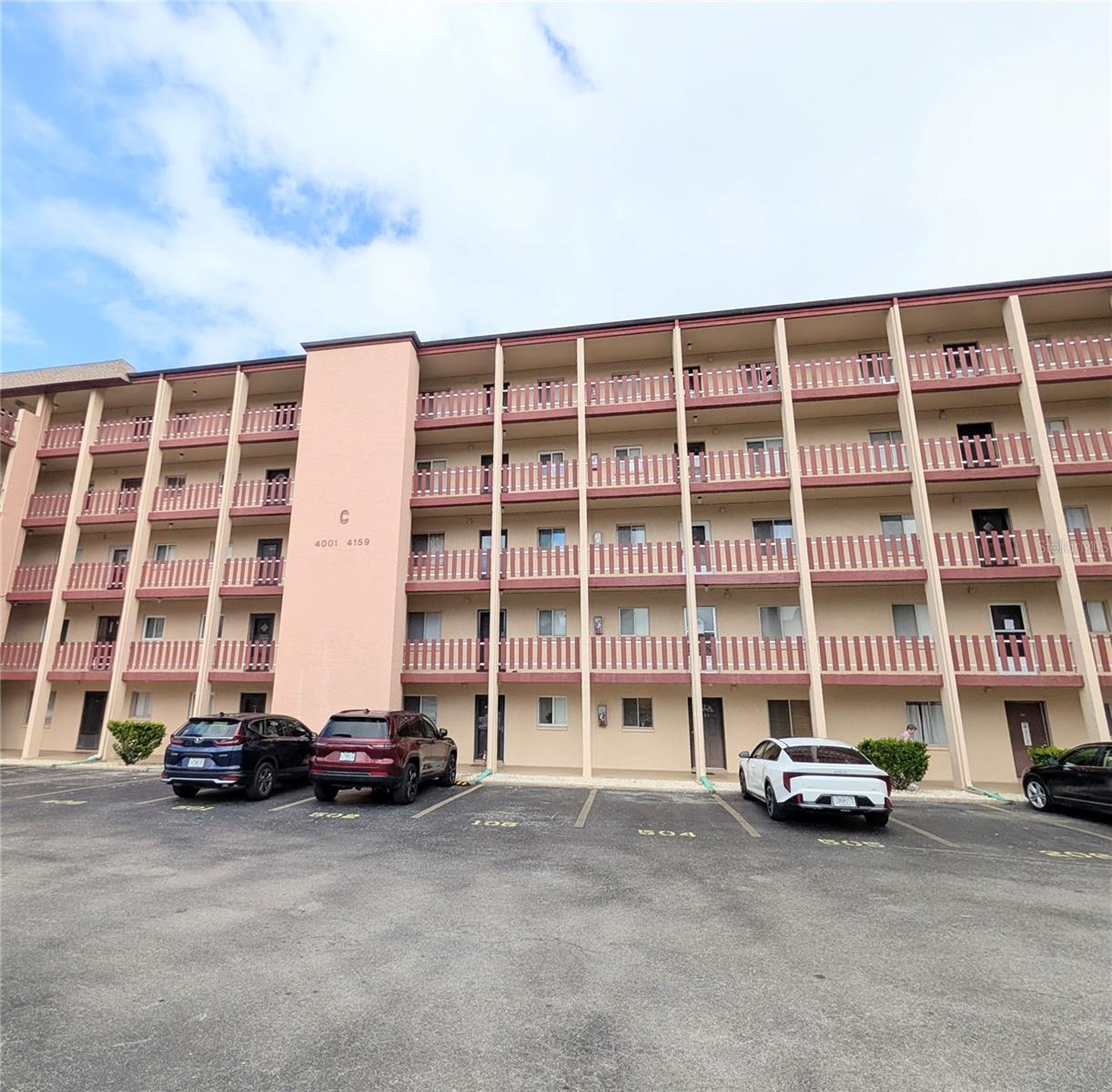 BAYSHORE ON THE LAKE APTS SEC 2 - Residential