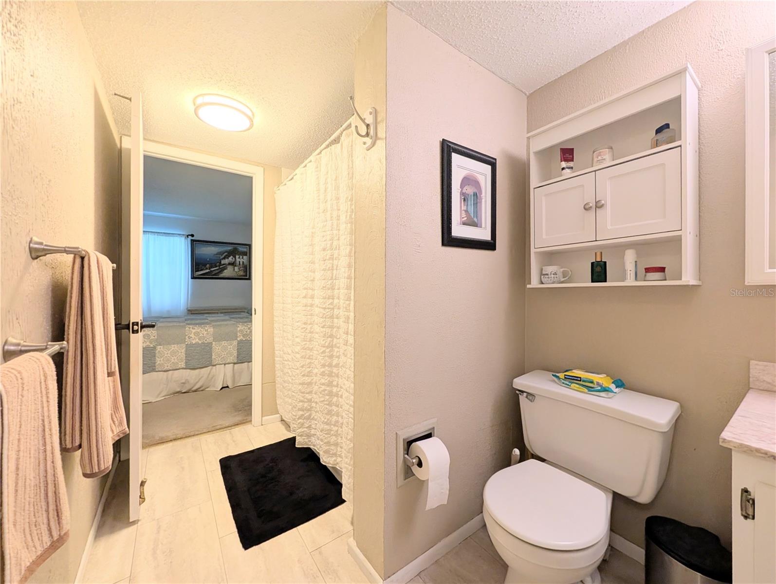 BAYSHORE ON THE LAKE APTS SEC 2 - Residential