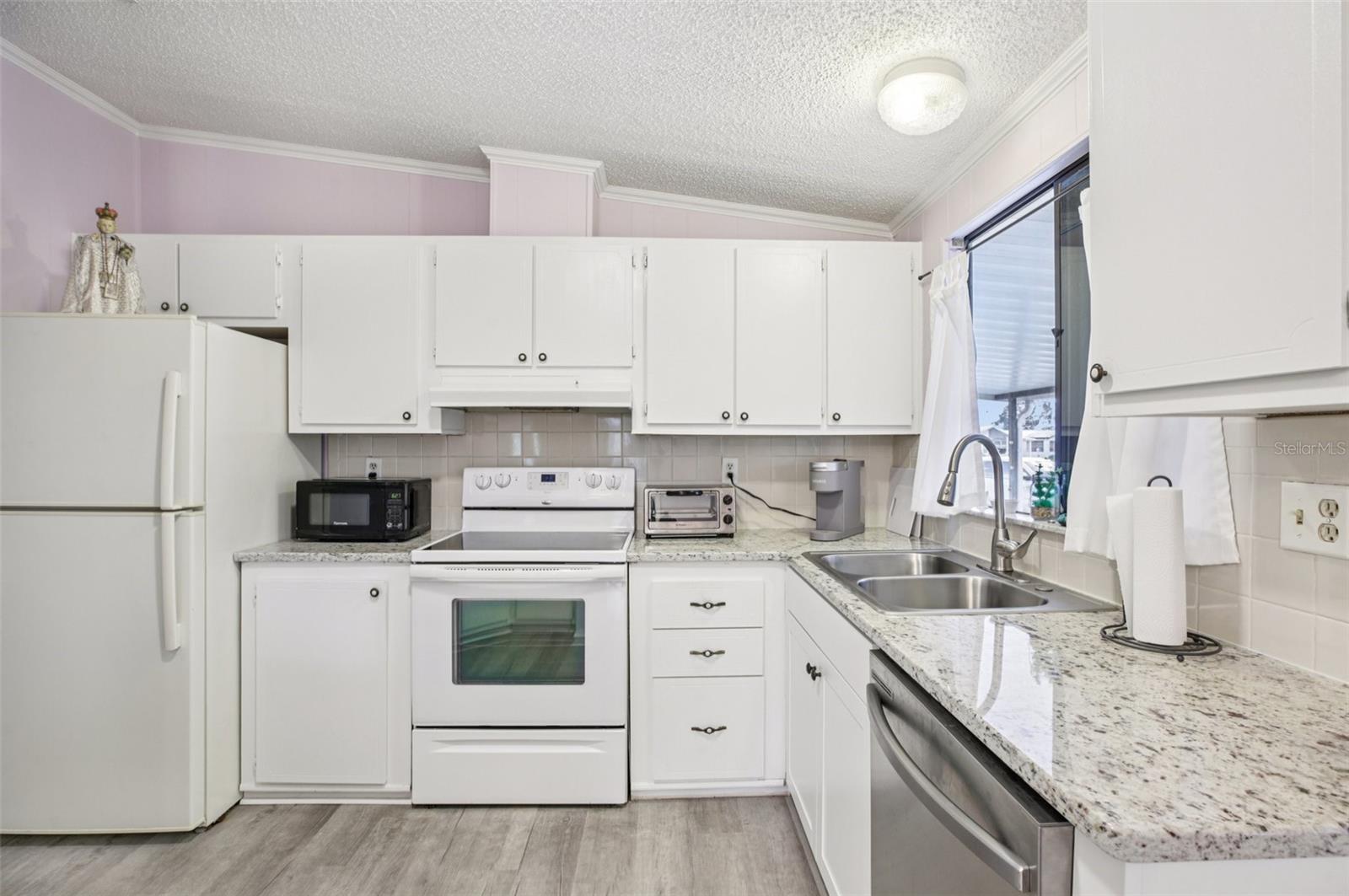 LADY LAKE ORANGE BLOSSOM GARDENS UNIT 08 - Residential