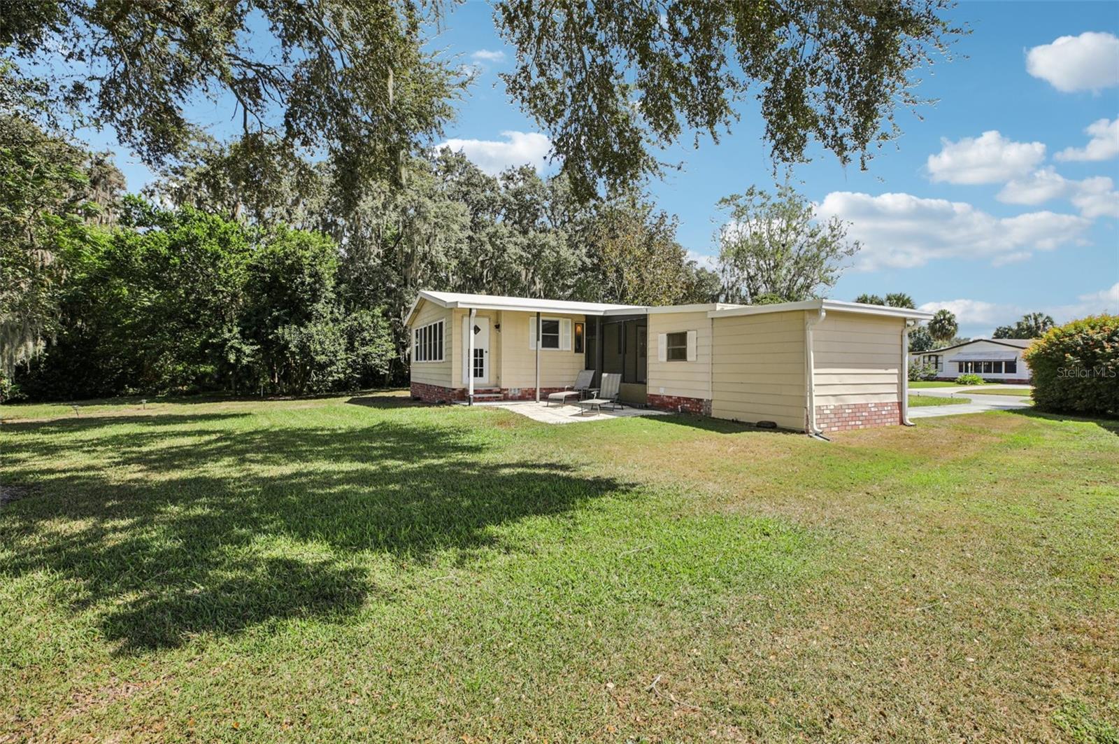 LADY LAKE ORANGE BLOSSOM GARDENS UNIT 08 - Residential