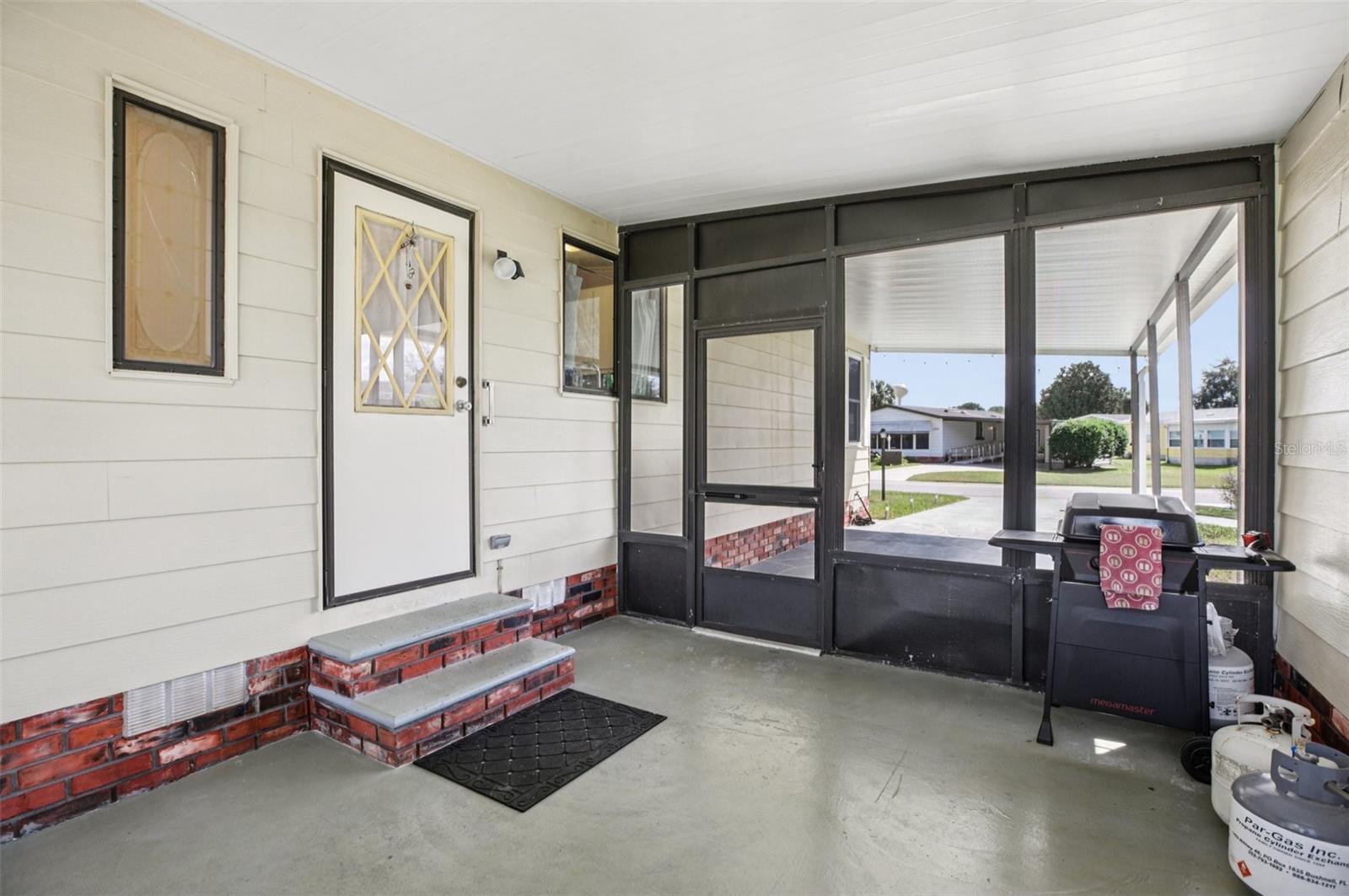 LADY LAKE ORANGE BLOSSOM GARDENS UNIT 08 - Residential