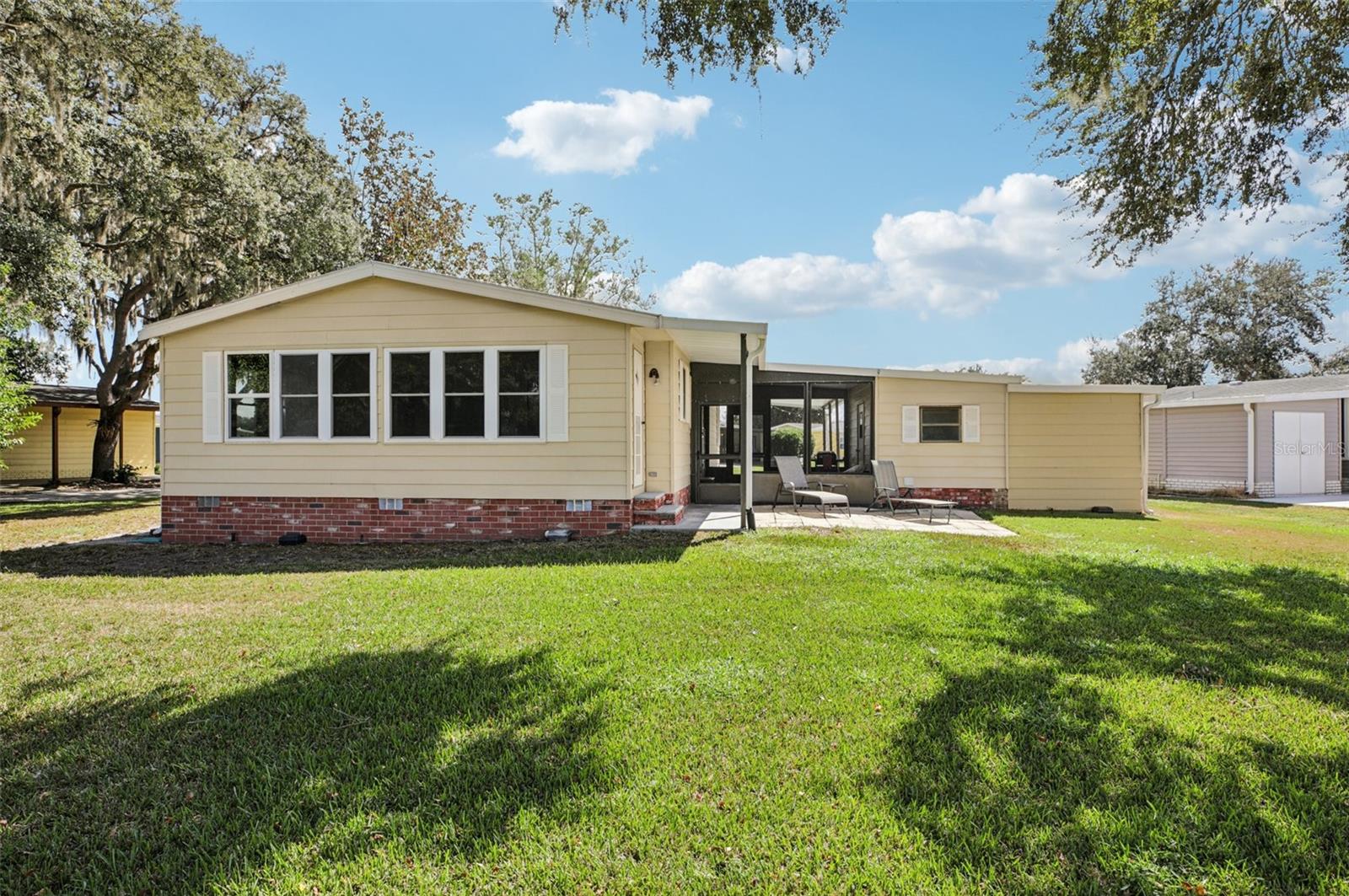LADY LAKE ORANGE BLOSSOM GARDENS UNIT 08 - Residential
