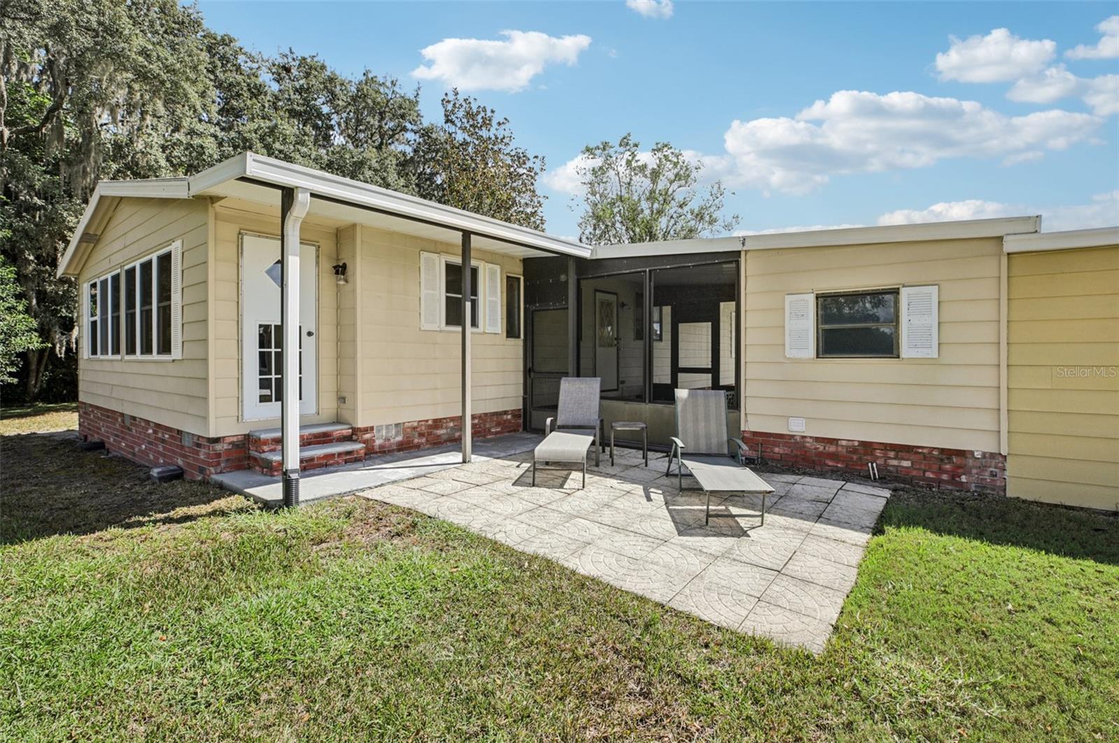 LADY LAKE ORANGE BLOSSOM GARDENS UNIT 08 - Residential