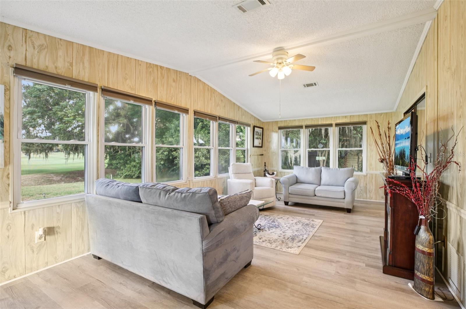 LADY LAKE ORANGE BLOSSOM GARDENS UNIT 08 - Residential