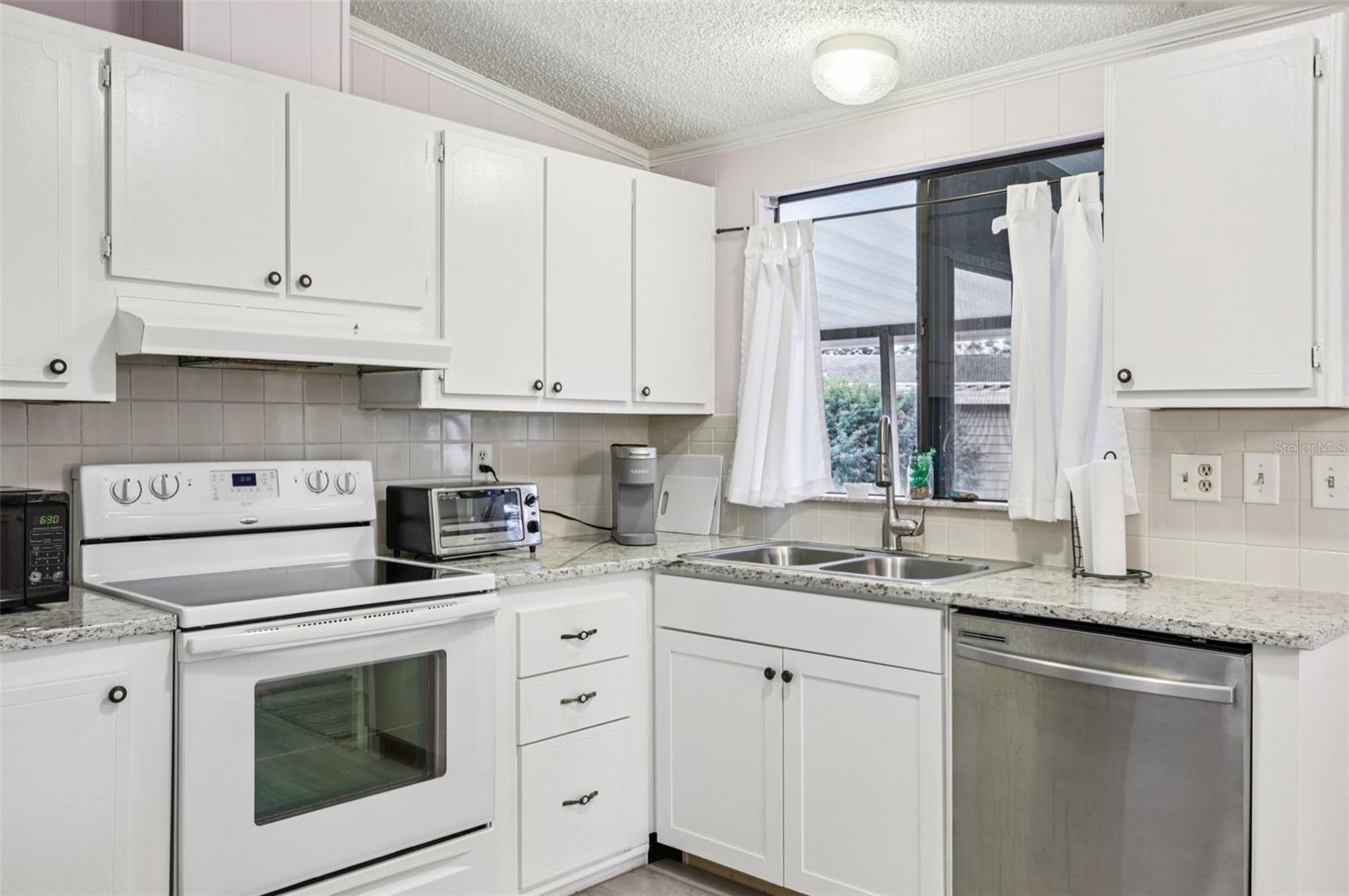 LADY LAKE ORANGE BLOSSOM GARDENS UNIT 08 - Residential