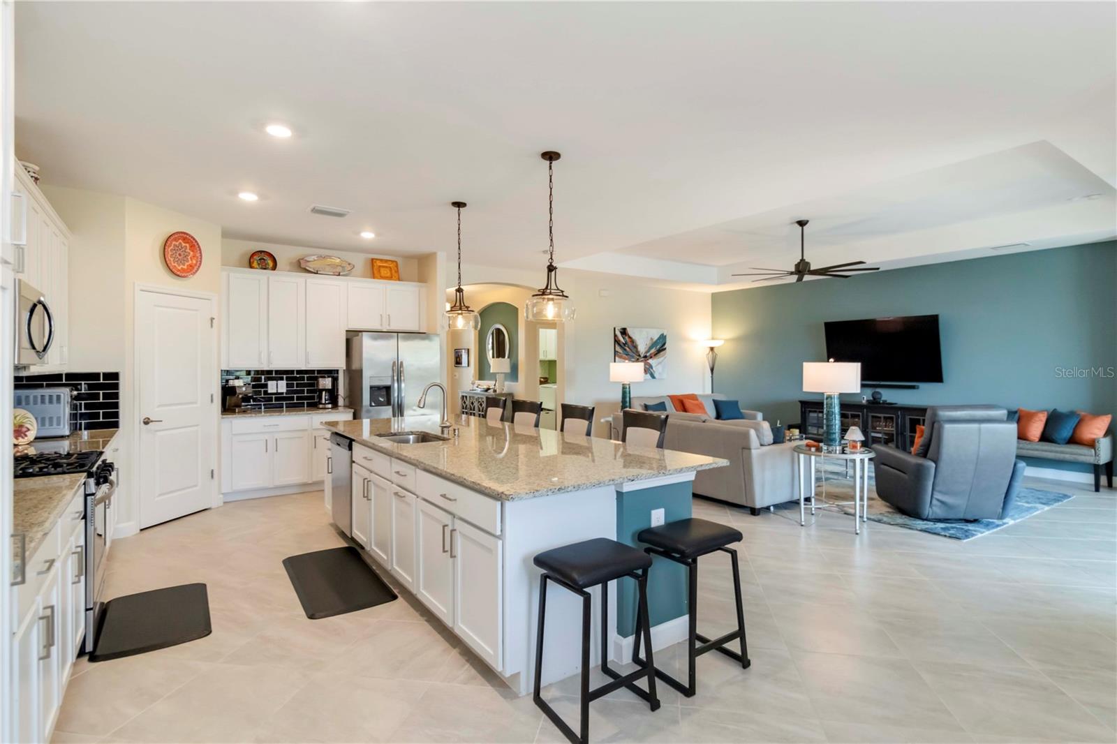 LORRAINE LAKES PH I - Residential