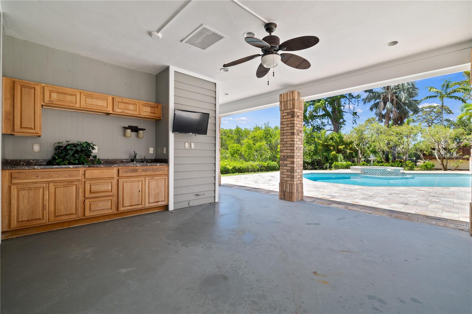 PINELLAS FARMS - Residential