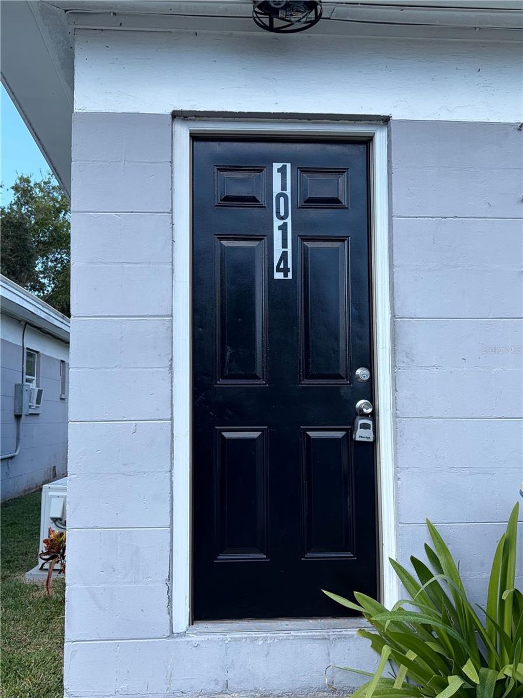 Photo of 1014 Vine Ave #1014, Clearwater, FL 33755 (MLS # TB8468959)